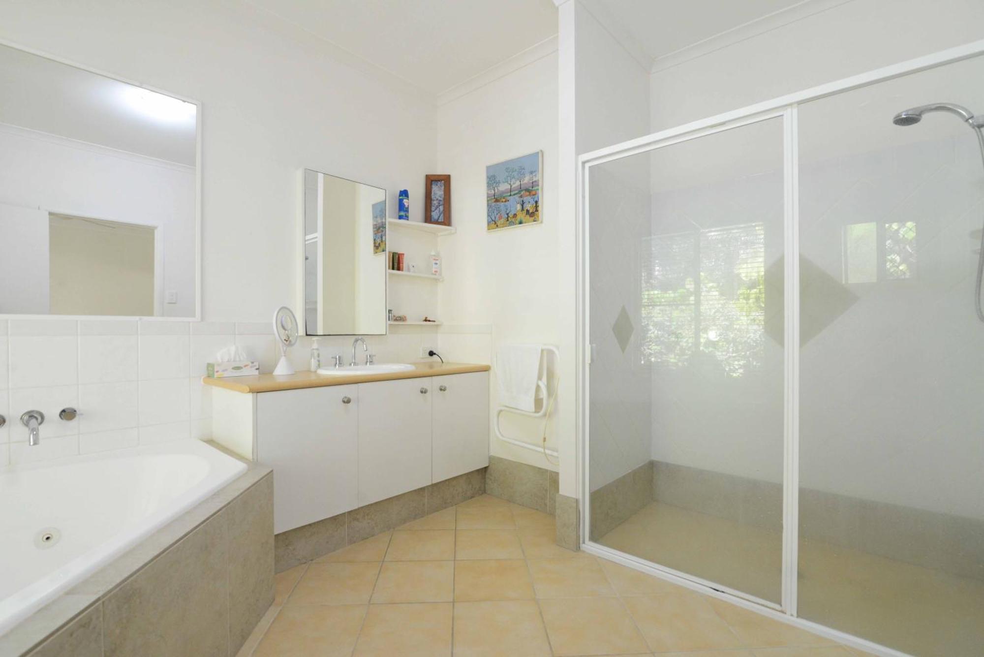 Howie'S Place Noosa Noosaville Dış mekan fotoğraf