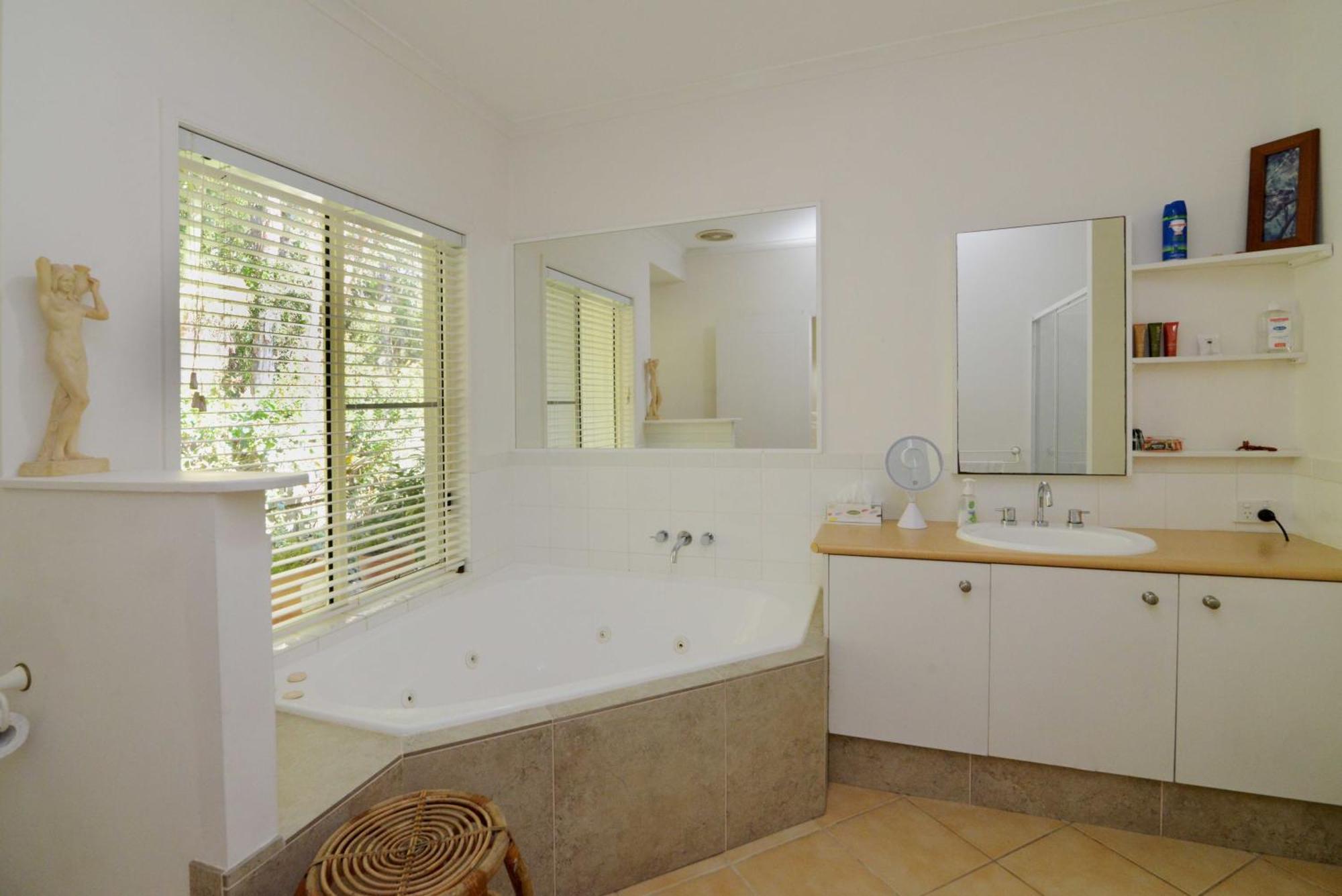 Howie'S Place Noosa Noosaville Dış mekan fotoğraf
